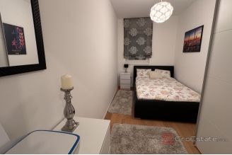 014 2036 125 Split Znjan Luxury three bedroom apartment for rent