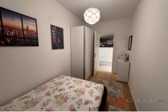 014 2036 125 Split Znjan Luxury three bedroom apartment for rent