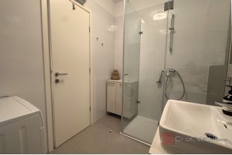 014 2036 125 Split Znjan Luxury three bedroom apartment for rent
