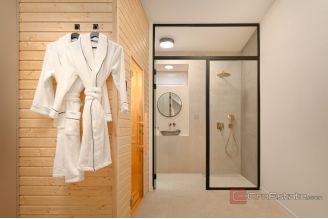 011 2049 29 Split Bacvice Luxury Two level apartment for rent