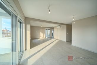 020 2030 87 Sibenik Modern apartments in a new building for sale