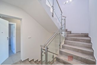 020 2030 87 Sibenik Modern apartments in a new building for sale