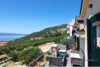 019 2048 32 Makarska Apartment house with a sea view for sale