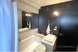 019 2048 32 Makarska Apartment house with a sea view for sale