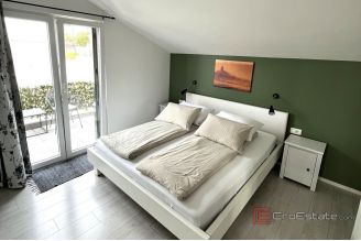 019 2048 32 Makarska Apartment house with a sea view for sale