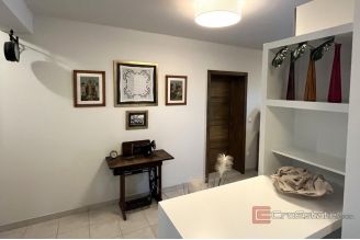019 2048 32 Makarska Apartment house with a sea view for sale