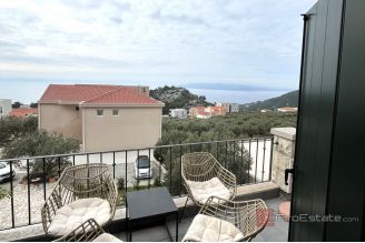 019 2048 32 Makarska Apartment house with a sea view for sale