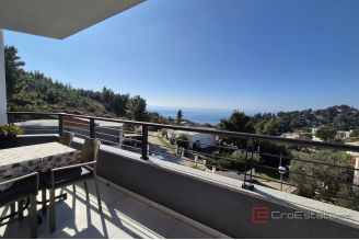 012 2016 643 Makarska Detached house with four apartments for sale