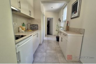 012 2016 643 Makarska Detached house with four apartments for sale