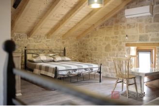 010 2051 06 Hvar Stone house with swimming pool for sale