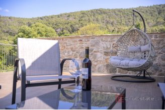 010 2051 06 Hvar Stone house with swimming pool for sale