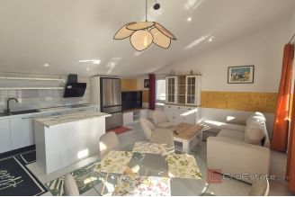 019 2047 57 Vodice House with pool for sale