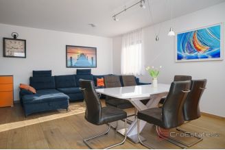 017 2047 58 Vodice Penthouse with a sea view for sale