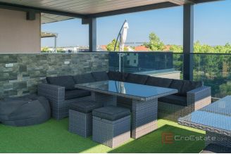 017 2047 58 Vodice Penthouse with a sea view for sale