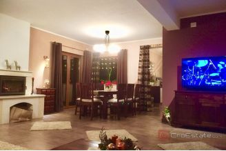 013 1026 02 Opatija Charming house with a sea view for sale