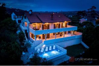 013 1026 02 Opatija Charming house with a sea view for sale