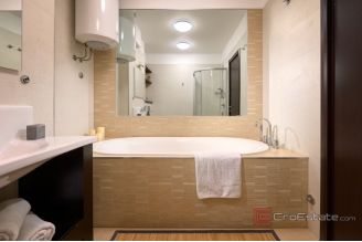 012 2036 126 Split Meje Three bedroom apartment for sale