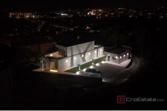 020 2036 127 split podstrana modern villa with pool for sale