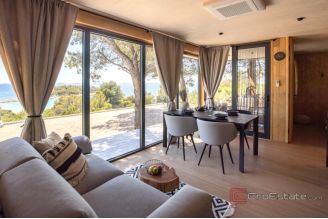 007 2043 142 Zadar Investment property with a sea view for sale
