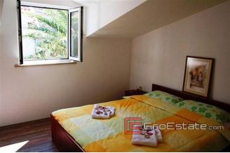 07 4147 30 Brac House For Sale