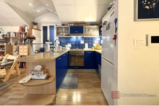 007 2049 31 Split Varos Three bedroom apartment in a great location for sale