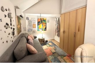 007 2049 31 Split Varos Three bedroom apartment in a great location for sale