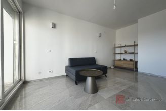 009 5345 30 Split Split 3 Luxury three bedroom apartment with a sea view for sale