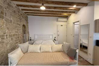 009 2046 69 Split center Two apartment units for sale