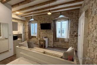 009 2046 69 Split center Two apartment units for sale