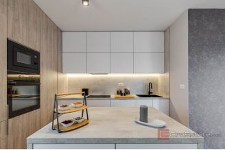 012 2043 144 Zadar Apartment with roof terrace and jacuzzi for sale