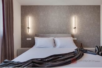 012 2043 144 Zadar Apartment with roof terrace and jacuzzi for sale