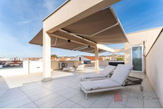 012 2043 144 Zadar Apartment with roof terrace and jacuzzi for sale