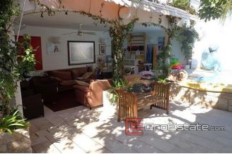 20 4146 30 Brac Villa For Sale