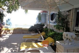 20 4146 30 Brac Villa For Sale