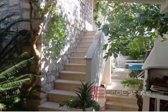 20 4146 30 Brac Villa For Sale