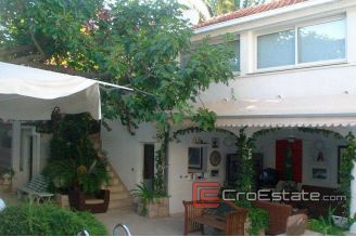 20 4146 30 Brac Villa For Sale