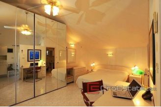 20 4146 30 Brac Villa For Sale