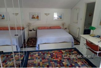 20 4146 30 Brac Villa For Sale