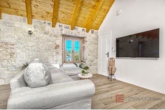 020 2035 212 Trogir Authentic stone house with modern design for sale