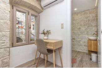 020 2035 212 Trogir Authentic stone house with modern design for sale