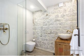 020 2035 212 Trogir Authentic stone house with modern design for sale