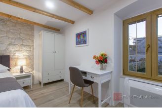 020 2035 212 Trogir Authentic stone house with modern design for sale