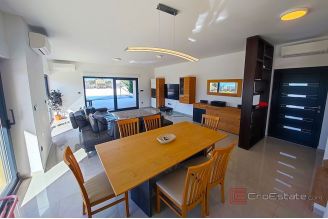 018 2021 405 Rogoznica New villa with a sea view sale