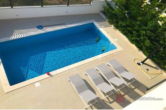 018 2021 405 Rogoznica New villa with a sea view sale