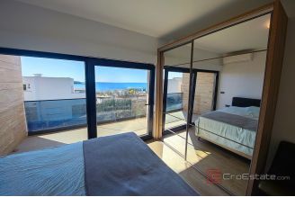 018 2021 405 Rogoznica New villa with a sea view sale