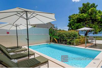 018 2052 02 Peljesac Villa with pool and a sea view for sale