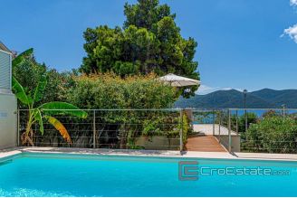 018 2052 02 Peljesac Villa with pool and a sea view for sale