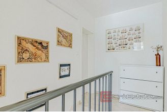 018 2052 02 Peljesac Villa with pool and a sea view for sale