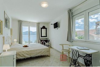 018 2052 02 Peljesac Villa with pool and a sea view for sale