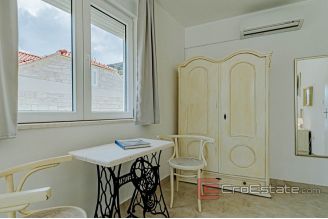 018 2052 02 Peljesac Villa with pool and a sea view for sale